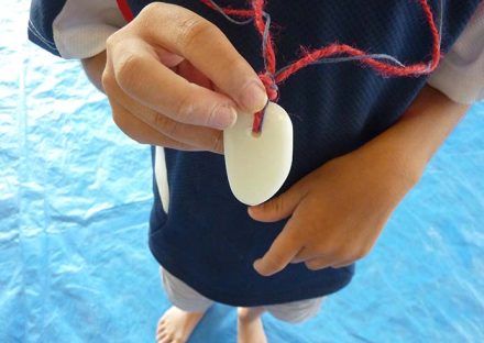 縄文石器をつくろう！②滑石のまが玉づくり
